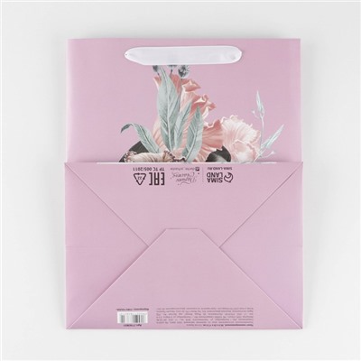 Пакет ламинированный с пластиковым окном «Лилия», 30,5 × 25 × 17,5 см