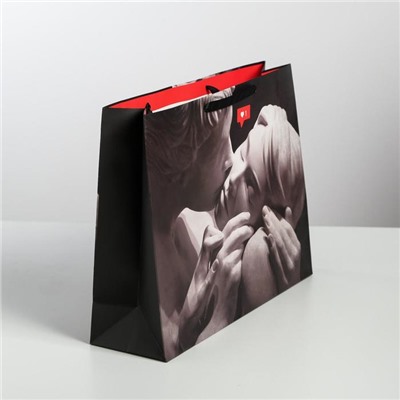 Пакет ламинированный горизонтальный «Love», L 40 × 31 × 11,5 см