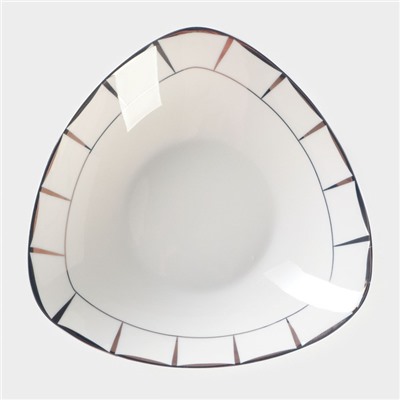 Тарелка фарфоровая сервировочная «Аврора», 500 мл, d=19 см, цвет белый
