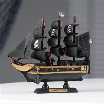 Корабль пиратский шестипушечный «Гангут», черные паруса,16х4х15.5см