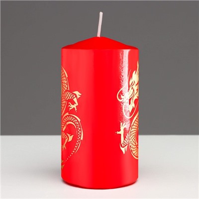 Свеча - цилиндр новогодняя "Символ года 2024", 5х10 см, красная с золотым драконом