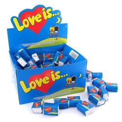 СЛ: Жевательная резинка LOVE IS. Банан и Клубника (голубая) 4,2гр (100шт в блоке)