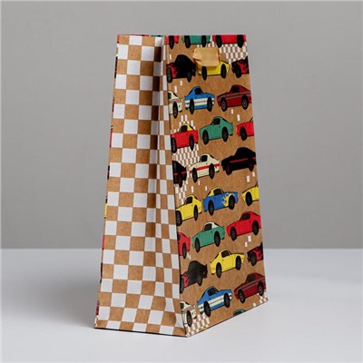 Пакет крафтовый вертикальный «Авто», MS 18 × 23 × 8 см